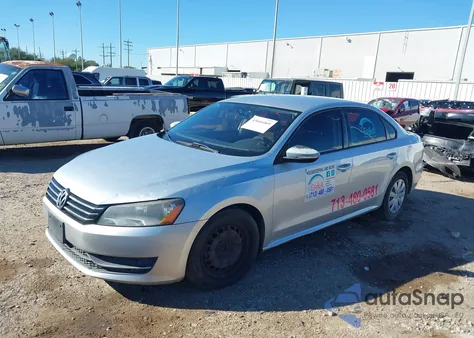 2012 Volkswagen Passat 2.5L S z USA, uszkodzony, nr VIN 1VWAP7A38CC079984